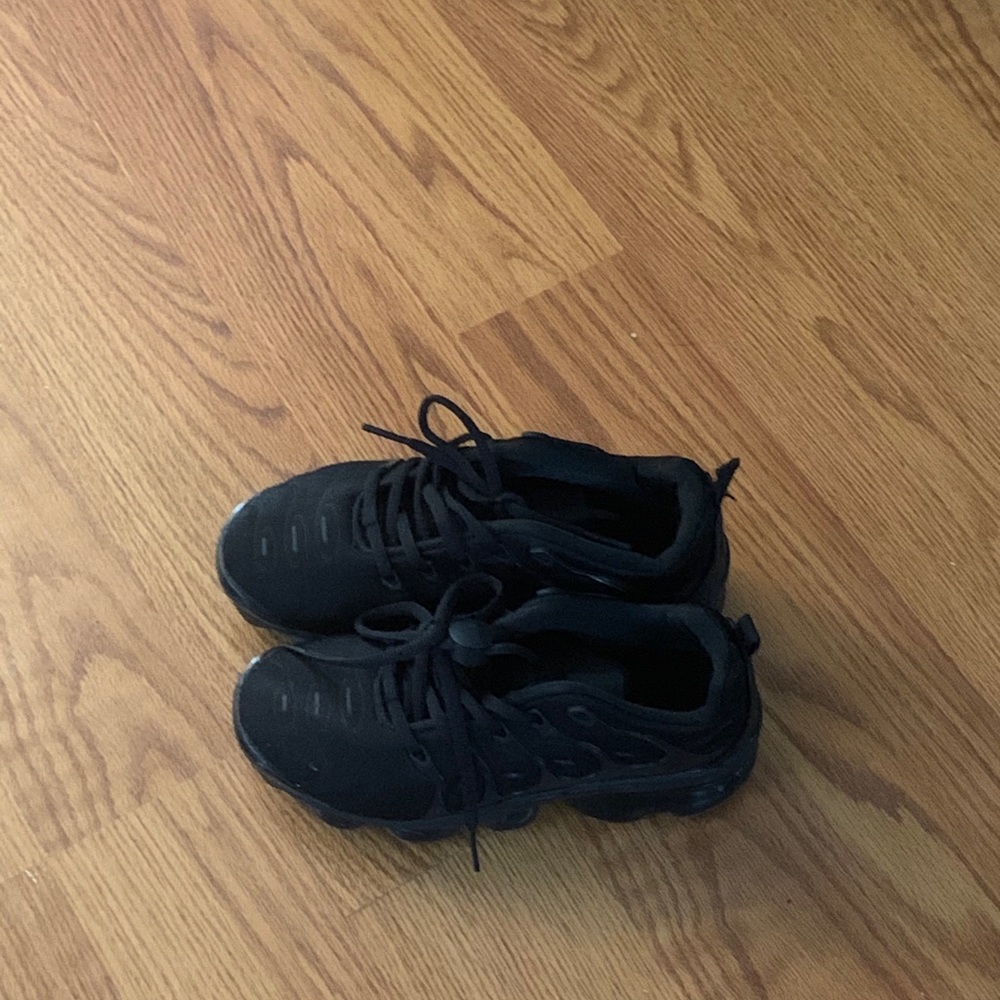 Nikes - Picture 2 of 2